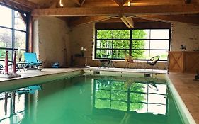 MAISON DE VACANCES AVEC PISCINE INTERIEURE - Le Grand Champagne