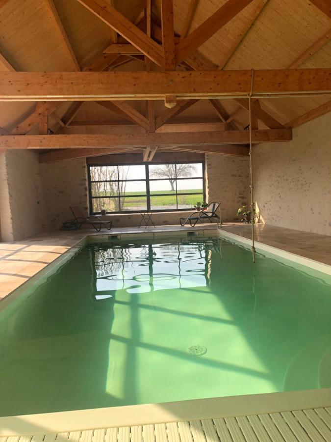 Villa MAISON DE VACANCES AVEC PISCINE INTERIEURE - Le Grand Champagne à Saint-Victeur Extérieur photo