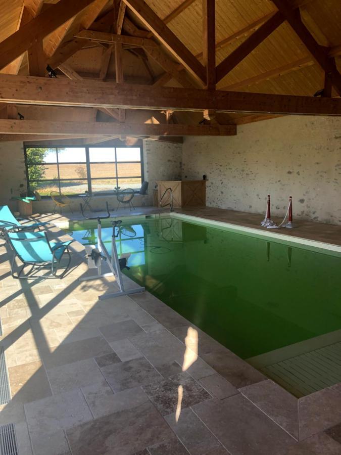 Villa MAISON DE VACANCES AVEC PISCINE INTERIEURE - Le Grand Champagne à Saint-Victeur Extérieur photo