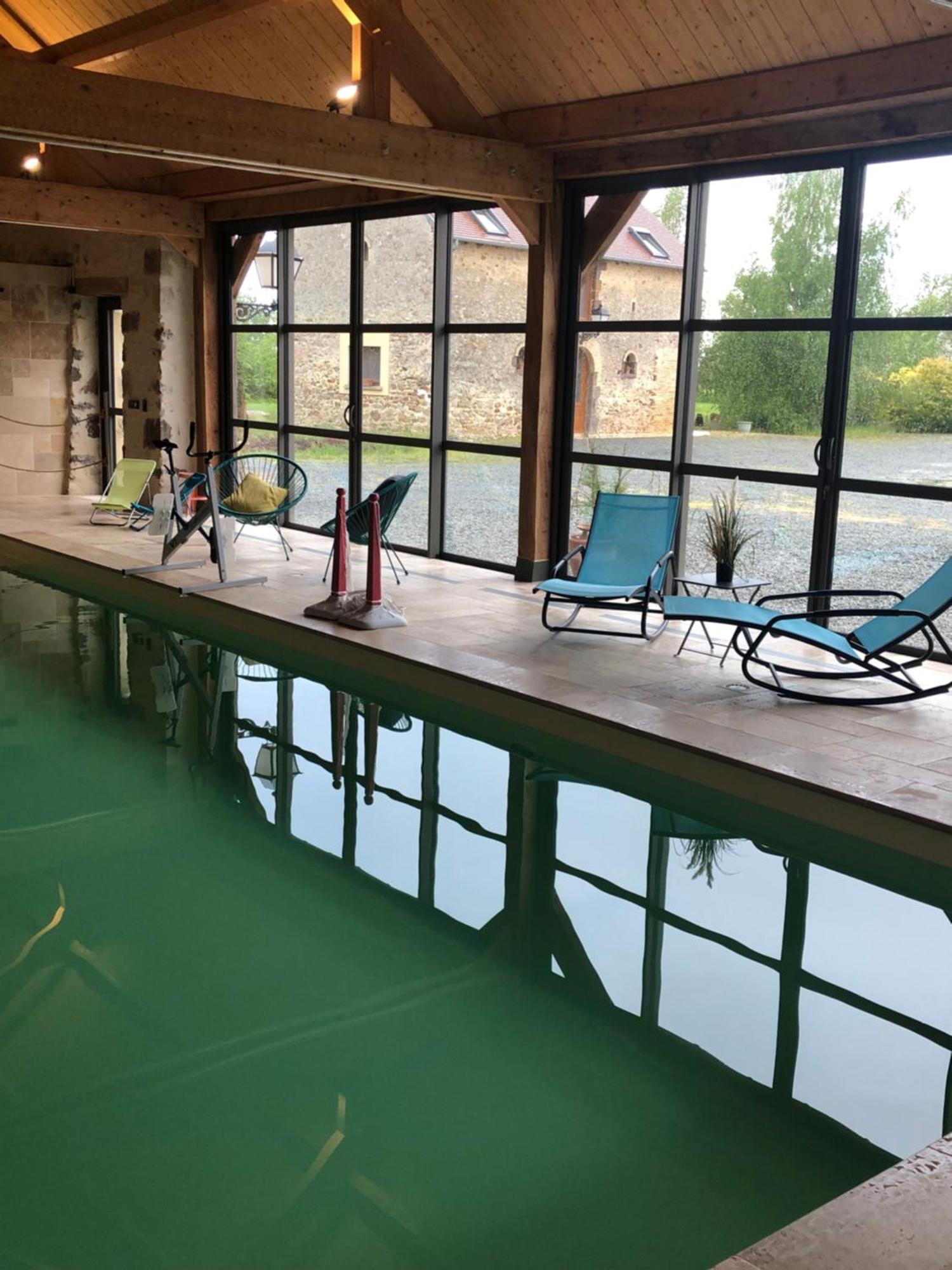 Villa MAISON DE VACANCES AVEC PISCINE INTERIEURE - Le Grand Champagne à Saint-Victeur Extérieur photo