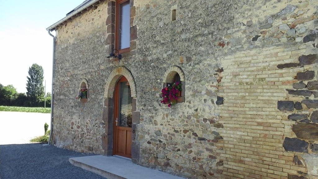 Villa MAISON DE VACANCES AVEC PISCINE INTERIEURE - Le Grand Champagne à Saint-Victeur Extérieur photo