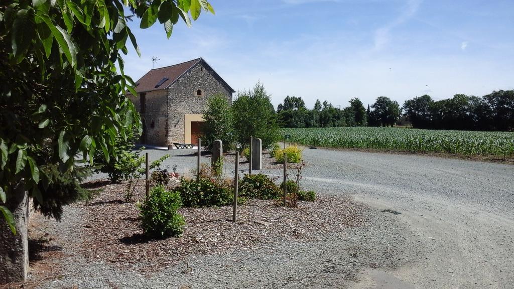 Villa MAISON DE VACANCES AVEC PISCINE INTERIEURE - Le Grand Champagne à Saint-Victeur Extérieur photo